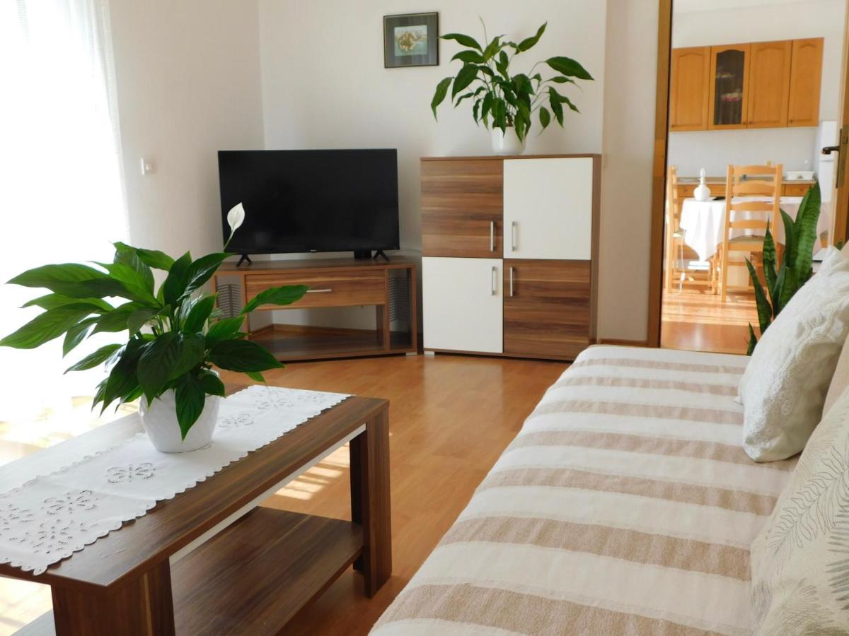 Apartmani Salus Pag Town Buitenkant foto