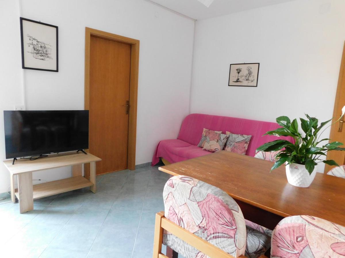 Apartmani Salus Pag Town Buitenkant foto