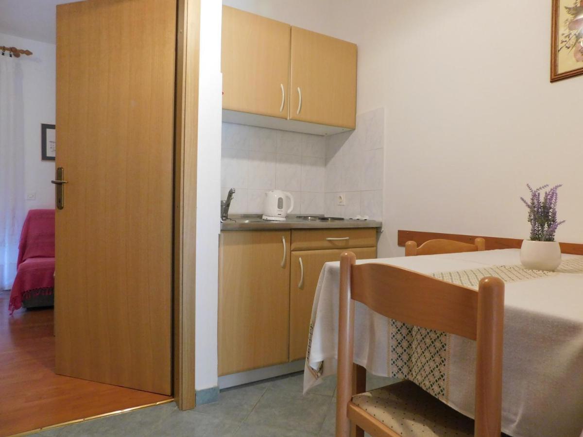 Apartmani Salus Pag Town Buitenkant foto