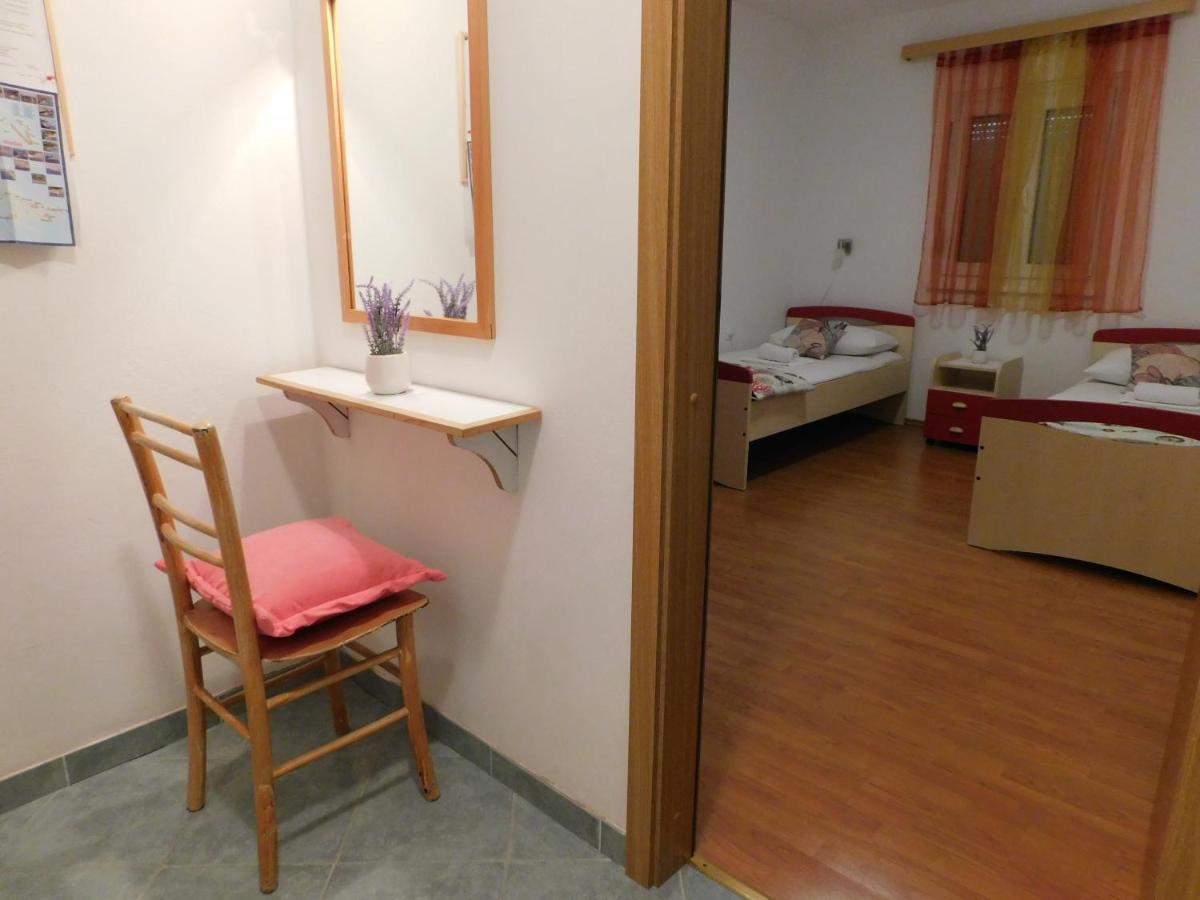 Apartmani Salus Pag Town Buitenkant foto