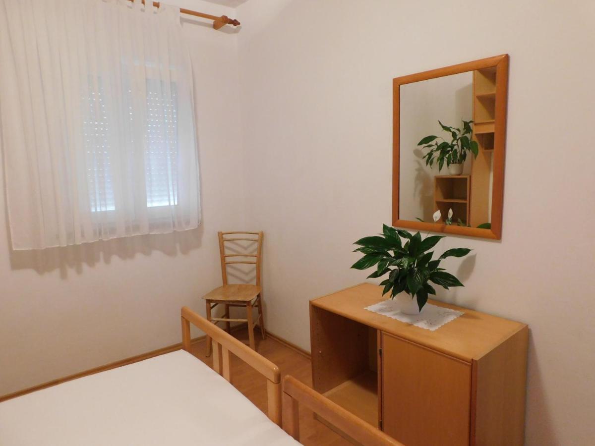Apartmani Salus Pag Town Buitenkant foto