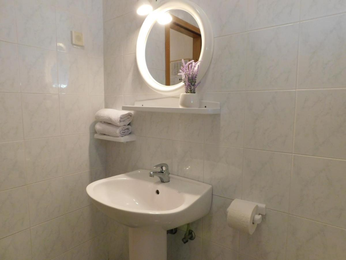 Apartmani Salus Pag Town Buitenkant foto