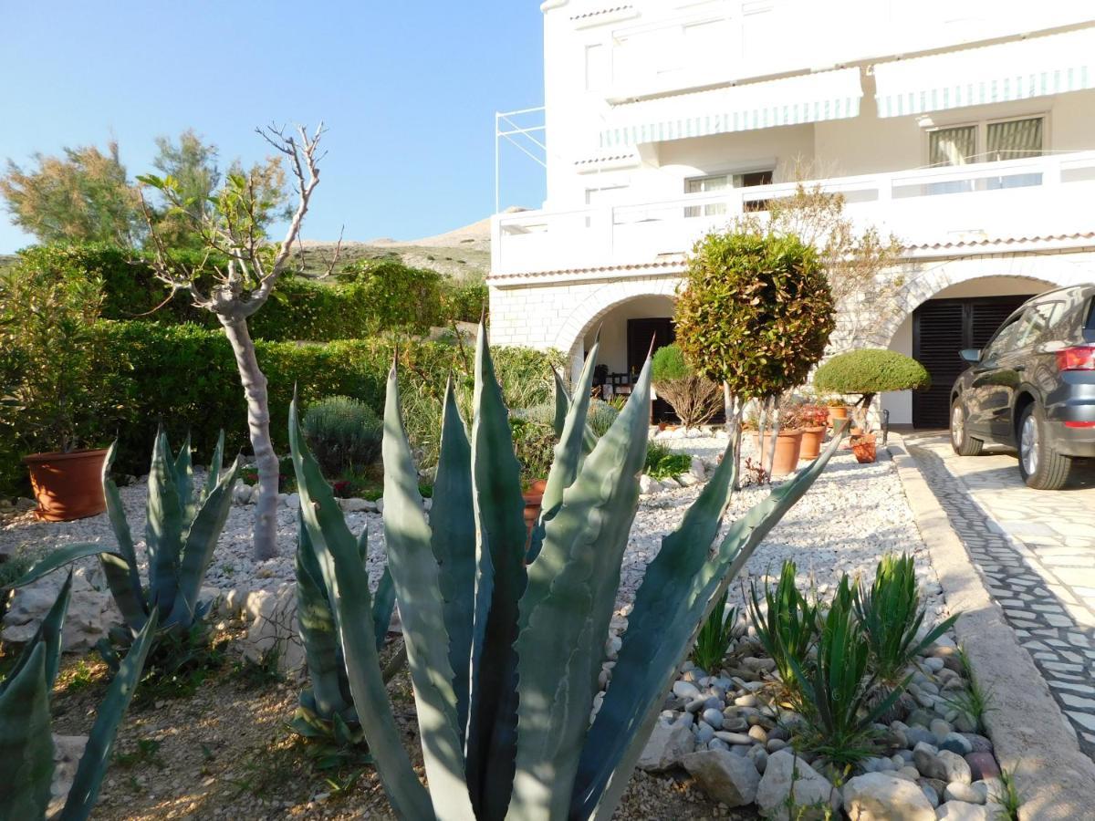 Apartmani Salus Pag Town Buitenkant foto