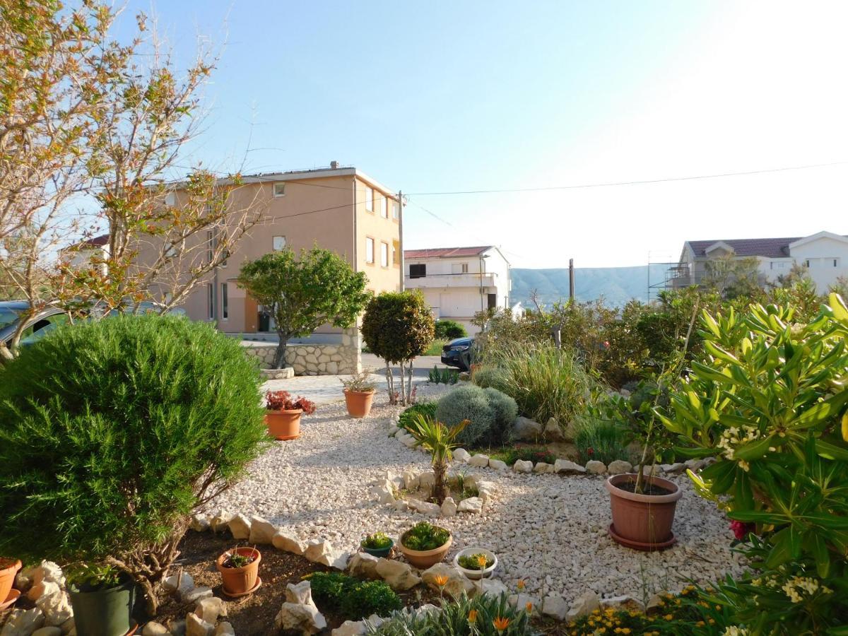 Apartmani Salus Pag Town Buitenkant foto