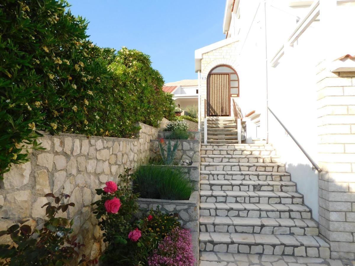 Apartmani Salus Pag Town Buitenkant foto